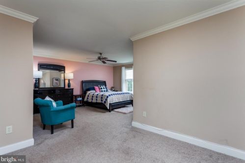 56 Green View Dr, Pottstown PA  19464-7501 exterior