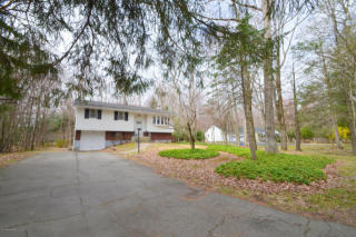 431 Laurel Pine Rd, Cresco, PA 18326-7023