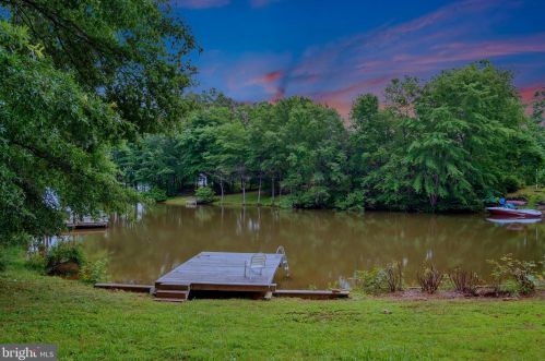 379 Land Or Dr, Ruther Glen, VA 22546-1233