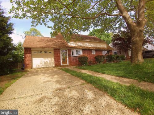 9320 Academy Rd, Philadelphia, PA 19114-3523