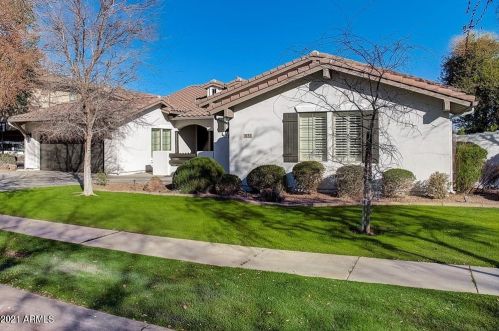 3132 Sierra Madre Ave, Gilbert, AZ 85296-9455
