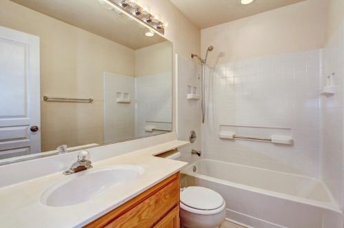 8635 Windsor Point Way, Elk Grove CA  95624-3431 exterior