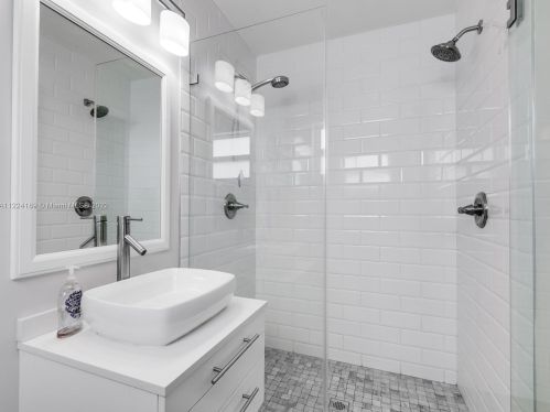 518 58th Ct, Hollywood FL  33023-1437 exterior