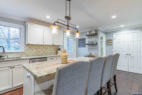 45 Longview Trl, Parsippany NJ  07834-2039 exterior