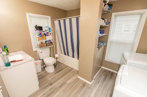 815 Liberty Dr, Mishawaka IN  46545-5905 exterior