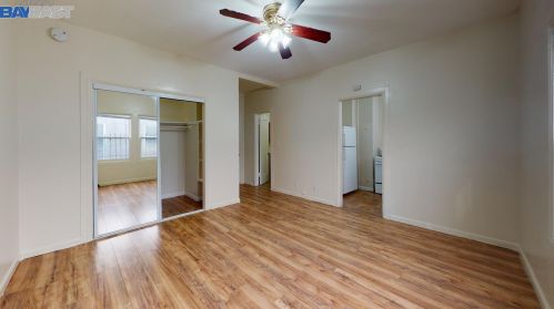 1937 26th Ave, Oakland CA  94601-1765 exterior