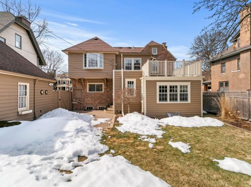 2928 Smt Ave, Milwaukee WI 53211-3440 exterior