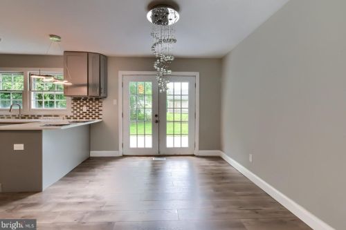 37 Needlepoint Ln, Willingboro NJ  08046-1918 exterior