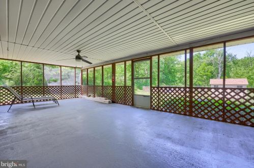 3450 Fishing Crk Vly Rd, Harrisburg PA 17112-9627 exterior