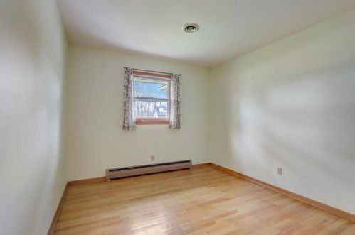 2335 Graylog Ln, Waukesha WI  53151-2921 exterior