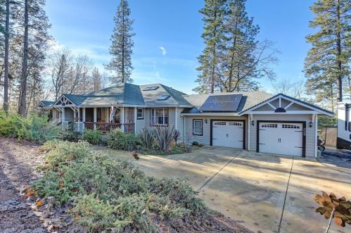21930 Oak Ranch Rd, Cape Horn, CA 95713-9105