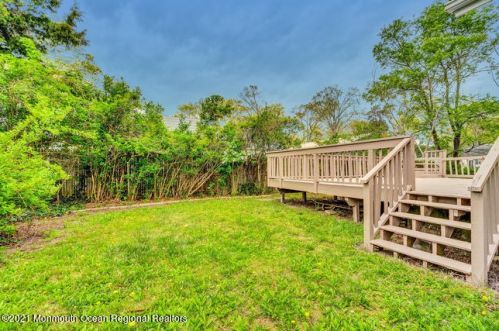 226 Davis Ave, Lacey NJ  08731-3519 exterior