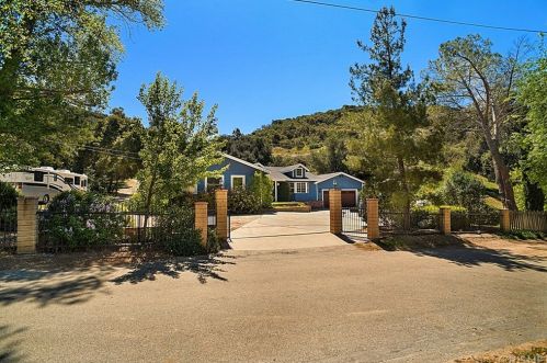 40036 Calle Plana, Santa Clarita, CA 91390-1018