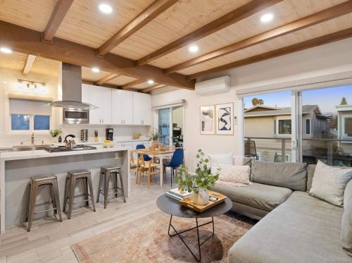 824 Anacapa Ct, San Diego CA  92109-8203 exterior