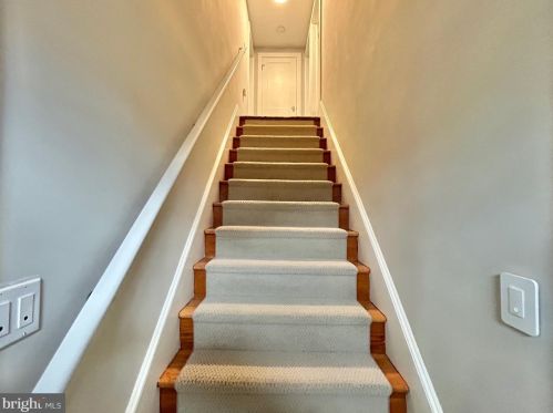 35 Wilbur Henry Dr, Florence NJ  08518-2701 exterior