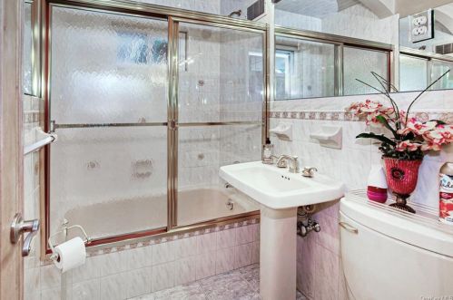 898 North St, White Plains NY  10605-4436 exterior