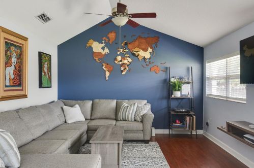 1613 Crystal Lake Ave, Orlando FL  32806-4823 exterior