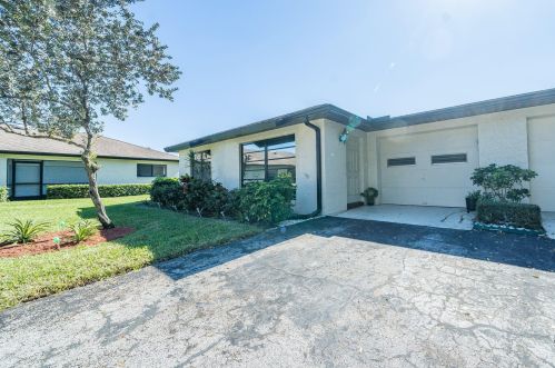 4800 Quailwood Dr, Boynton Beach, FL 33436-0748