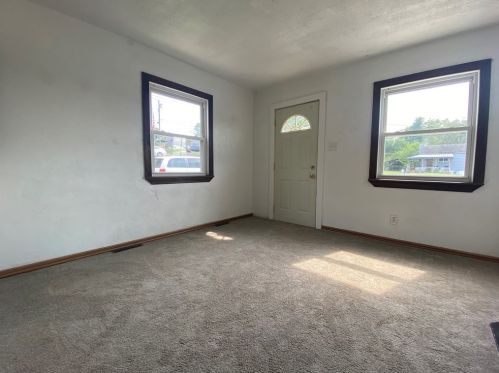 17 Virginia Dr, Mckeesport PA  15133-1005 exterior