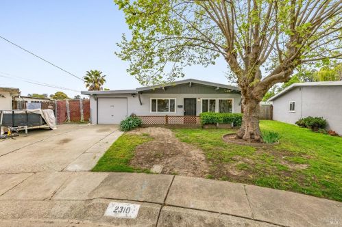 2310 Tennent Ct, Pinole, CA 94564-1632