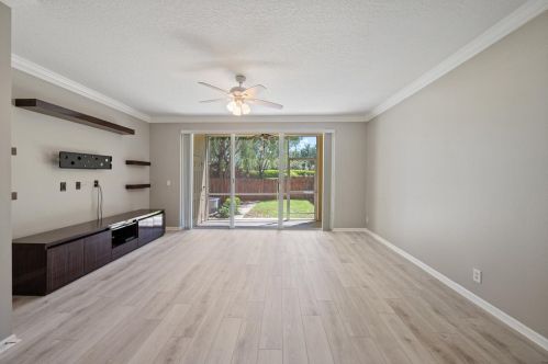 8084 Briantea Dr, Boynton Beach FL  33472-2745 exterior