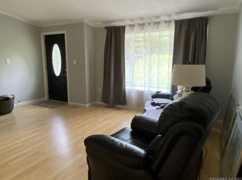 8 Cypress Rd, Uncasville CT  06382-1420 exterior