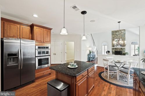 3211 Winter Sun Ter, Herndon VA  20171-1939 exterior