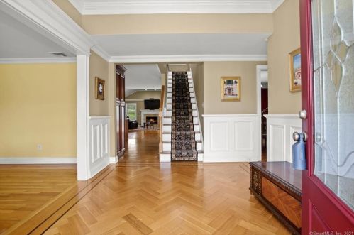 146 Buddington Rd, Huntington, CT 06484-5308