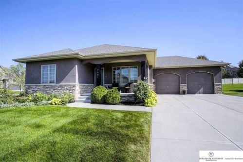 7401 198th Cir, Gretna, NE 68028-4947
