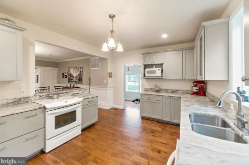 10719 Kettle Run Rd, Nokesville VA  20181-1715 exterior