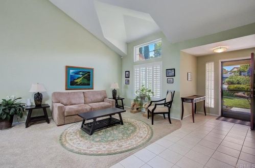 1362 Clear Crest Cir, Vista, CA 92084-3746