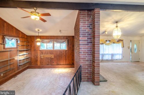 5 April Ln, Wilmington DE  19810-4122 exterior