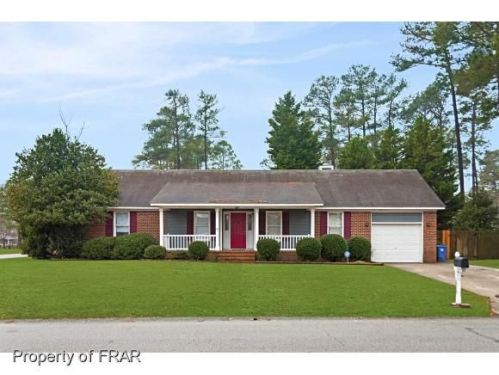 694 Prestige Blvd, Fayetteville, NC 28314-5292