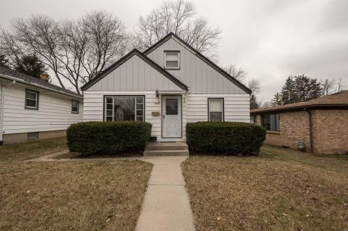 4641 71st St, Milwaukee, WI 53218-4852