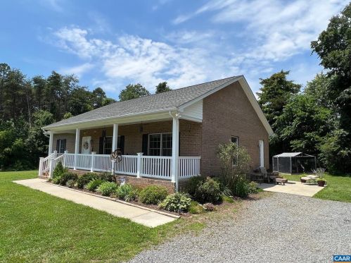 68 East St, Gordonsville, VA 22942-9145