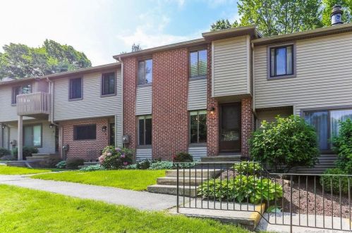 44 Hitching Post Ln, Glastonbury CT  06033-3311 exterior
