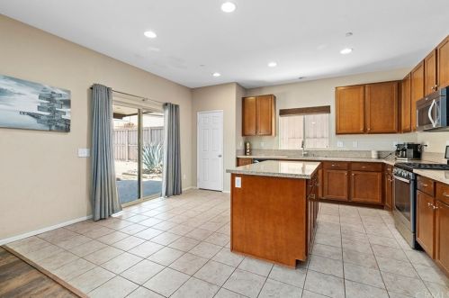 34122 Camelina St, Lake Elsinore CA  92532-2957 exterior