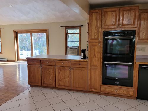 49 Walker Rd, Danville NH  03819-5105 exterior