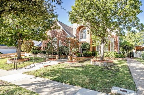 7601 Primrose Dr, Irving, TX 75063-8437