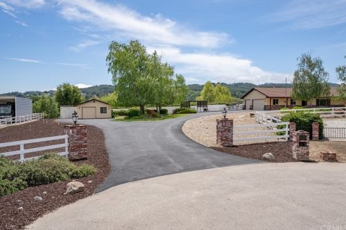 1145 Casteel Ln, Templeton, CA 93465-3806