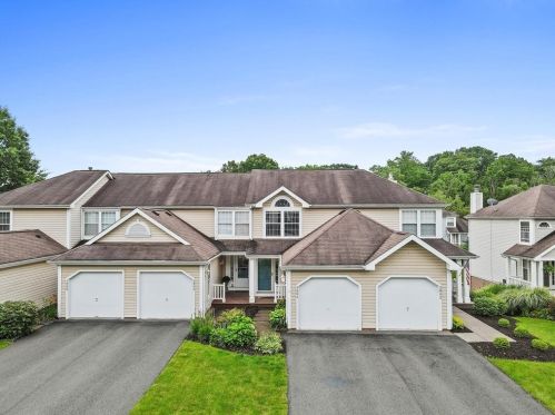 2804 Drake Ct, Gibsonia, PA 15044-8376
