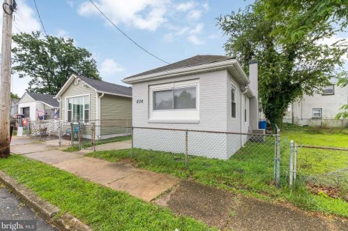806 Pitman Ave, West Deptford, NJ 08063-1324