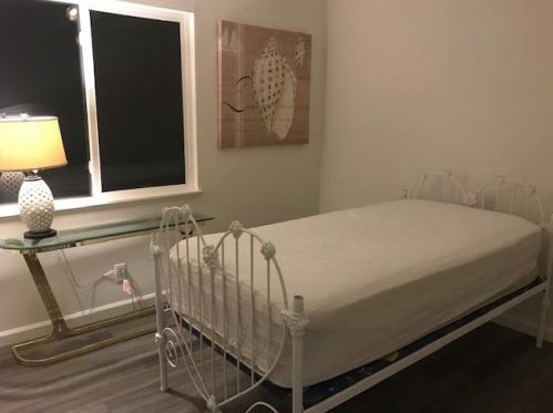 1218 Holly Dr, Lodi CA 95242-2422 exterior