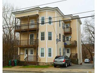 429 2nd Ave, Woonsocket RI  02895-4118 exterior