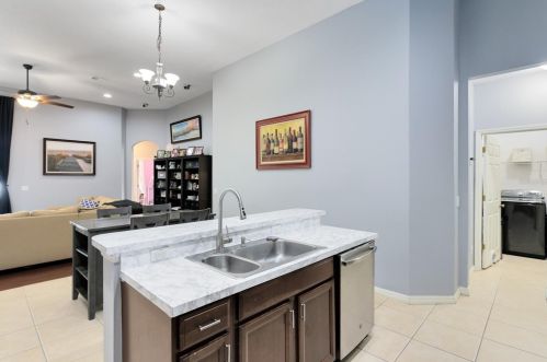 2424 Pond Cove Way, Apopka FL  32712-4886 exterior