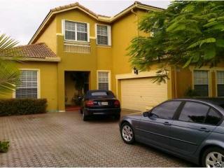 3541 142nd Ave, Hollywood, FL 33027-4705