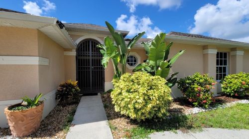 1414 1st Ter, Cape Coral, FL 33909-2640