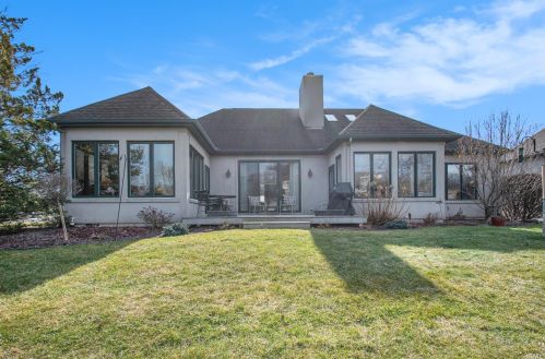 1540 Lake George Dr, Mishawaka, IN 46545-4065