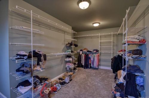 8 Silo Ln, Warwick NY  10990-2872 exterior