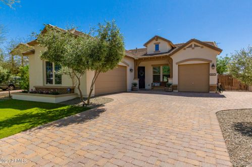 3943 San Carlos Pl, Chandler, AZ 85249-2059